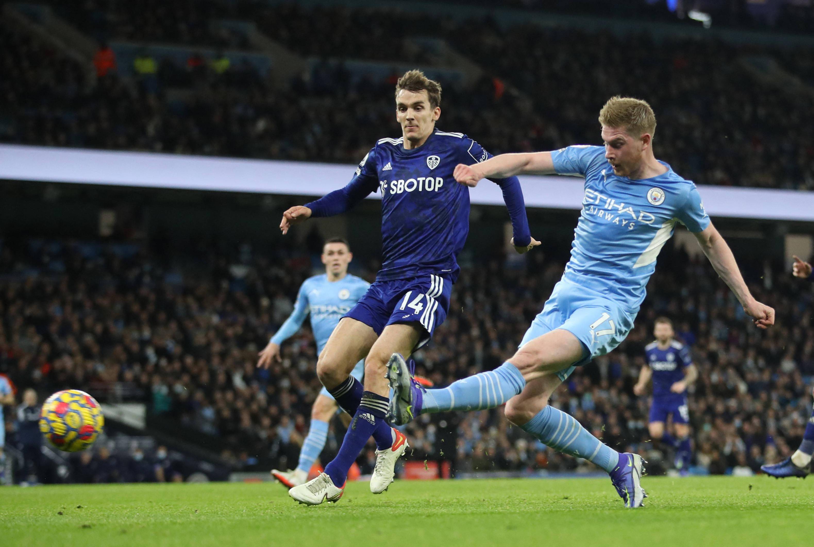 李永佳遭球击中颞部后出现脑震荡症状 下场后出现眩晕恶心反应